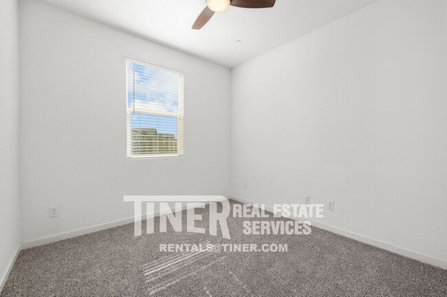 Building Photo - 4152 Rotor Ln