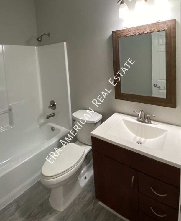 Building Photo - 2621 Barefoot Creek Cir