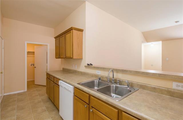 Building Photo - 1824 Heron Dr