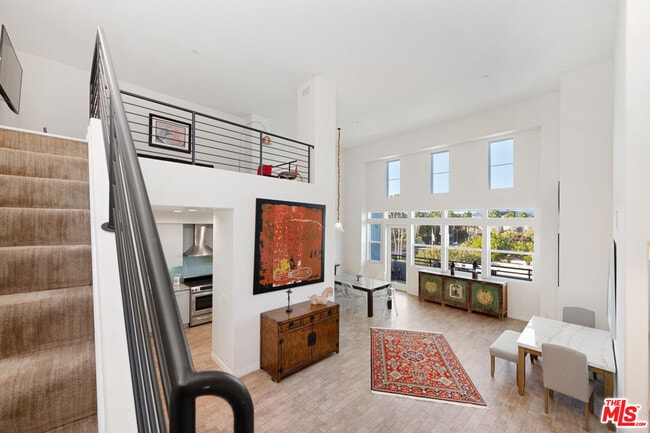 Building Photo - 7100 Playa Vista Dr
