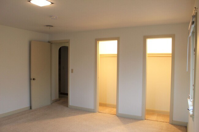 Building Photo - 318 McKinley Ave