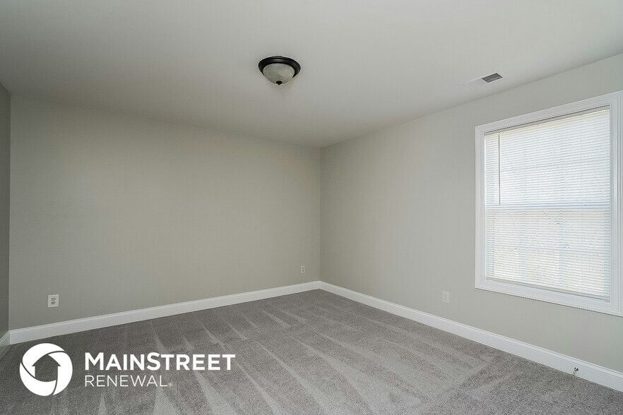 Building Photo - 320 Sea Biscuit Dr