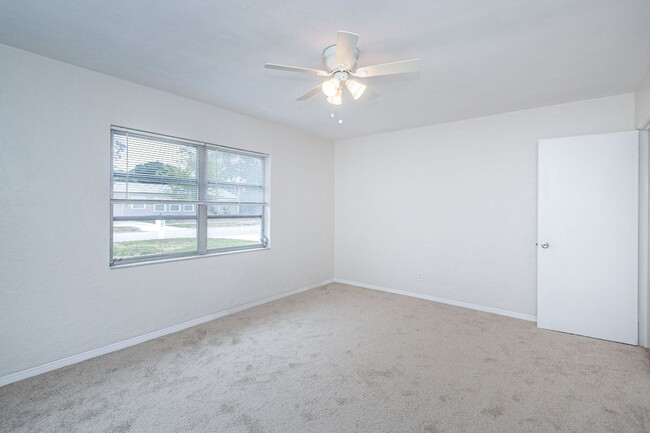 Building Photo - Central Gulfport - 3 Bedroom 2 Bath Home