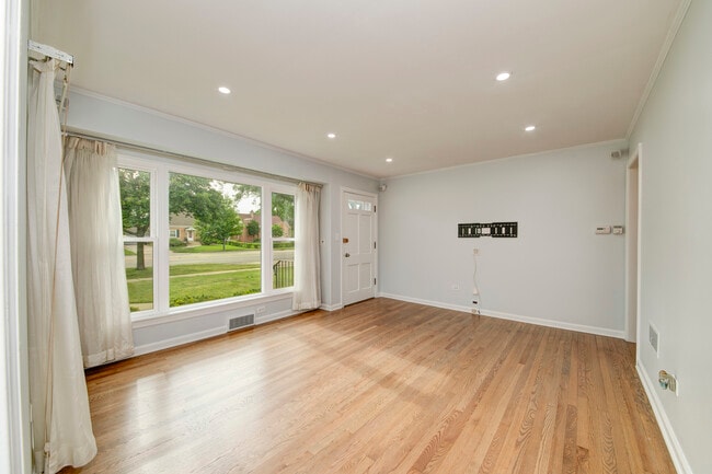 Building Photo - 384 S Wolf Rd
