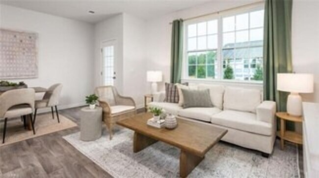 Building Photo - 1707 Komondor Trl