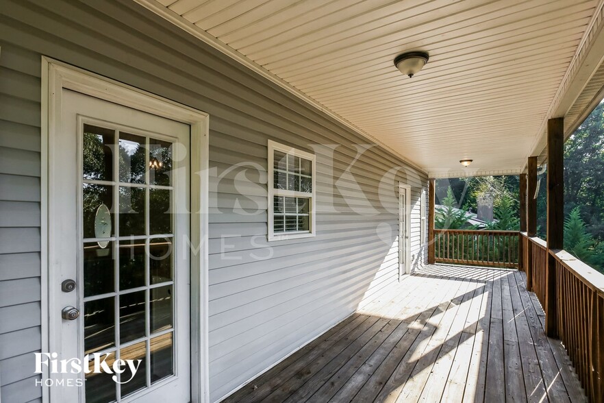 Building Photo - 3518 Point View Dr