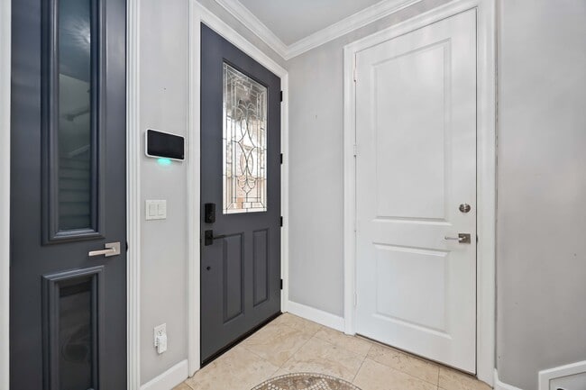 Building Photo - Balconies of Bomar