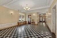 Building Photo - 122 W 39th St