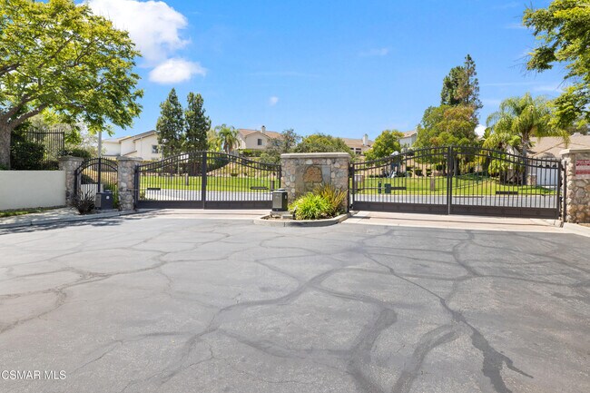 Building Photo - 1648 Meadowglen Ct