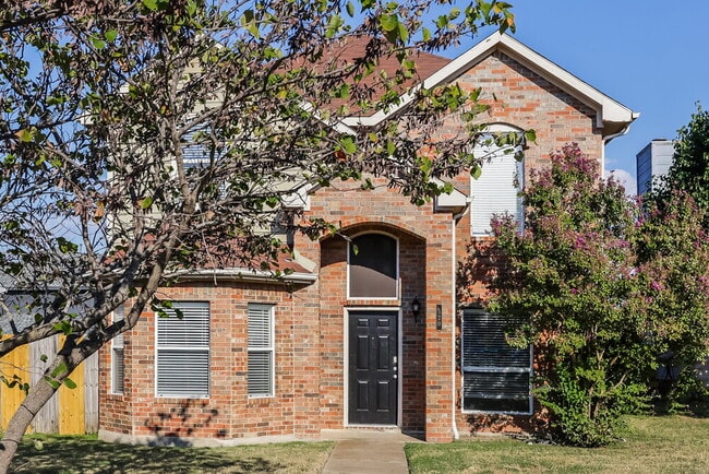 Building Photo - 520 Picketts Dr