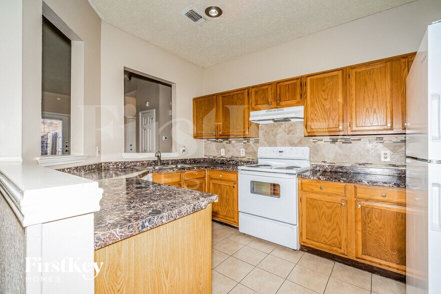 Building Photo - 1113 Sandalwood Ln