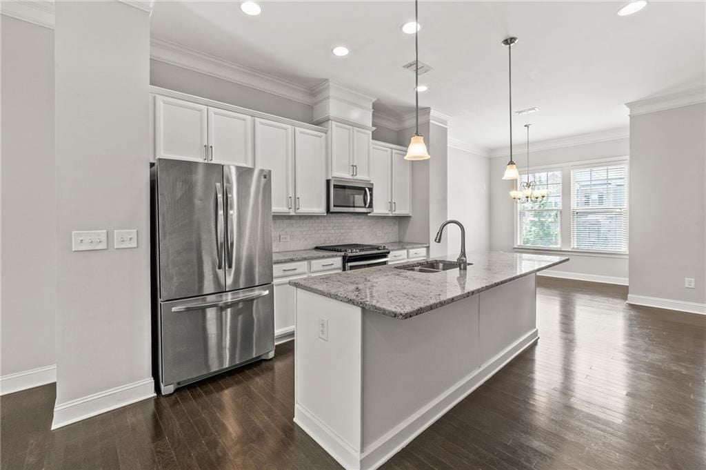 Building Photo - 4435 Donahue Ave