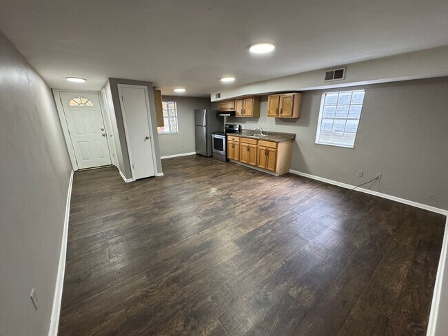 Building Photo - 542 5th Ave