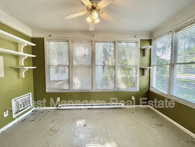 Building Photo - 1518 Fort Bragg Rd