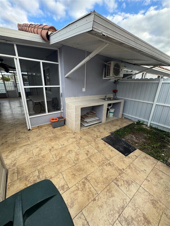 Building Photo - 8701 NW 109th Terrace