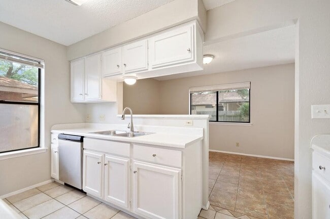 Building Photo - 10211 Missel Thrush Dr