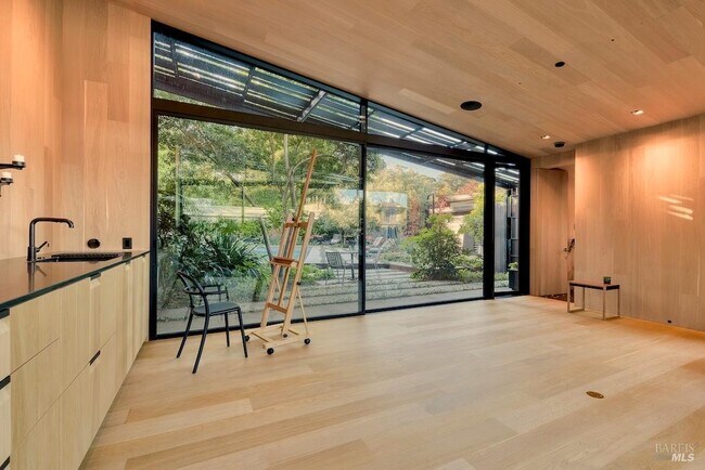 Building Photo - 162 Throckmorton Ave