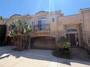 Building Photo - 251 N Rios Ave
