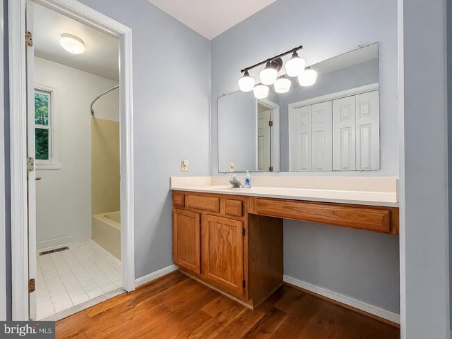 Building Photo - 8433 Sailboat Ln
