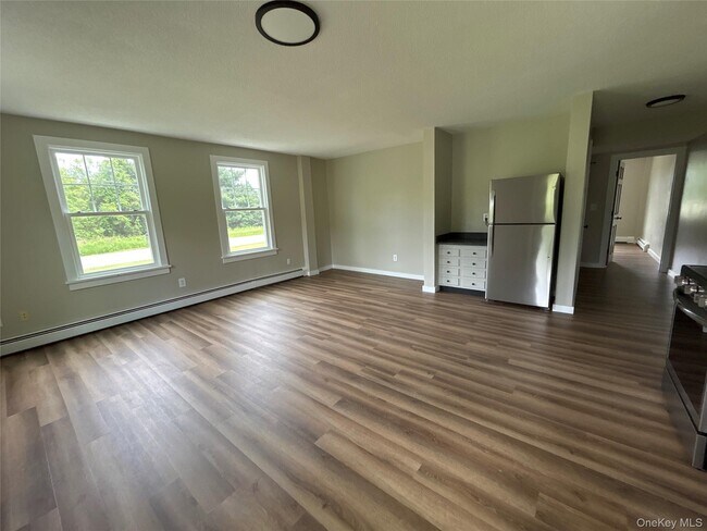 Building Photo - 173 S Amenia Rd
