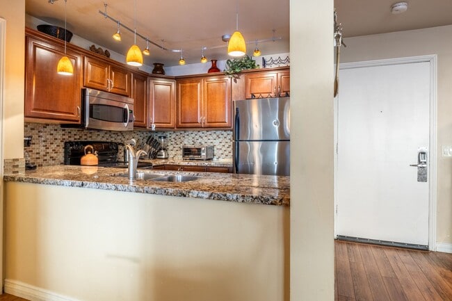 Building Photo - 3253 Meridian Blvd