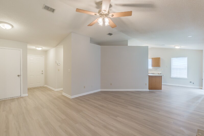 Building Photo - 4172 Davie Ct