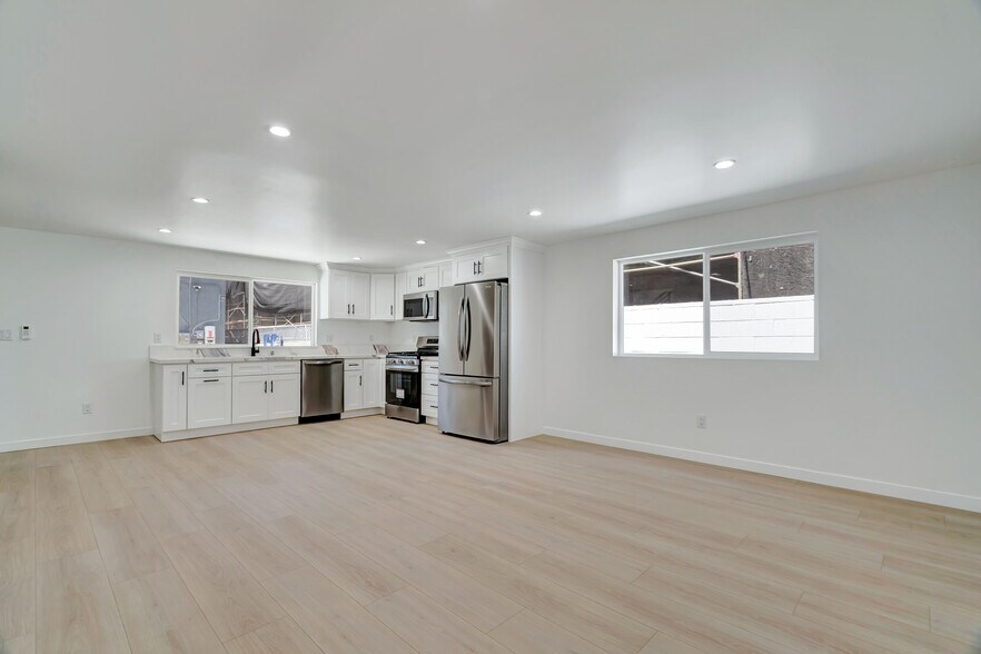 Building Photo - 5193 W 20th St