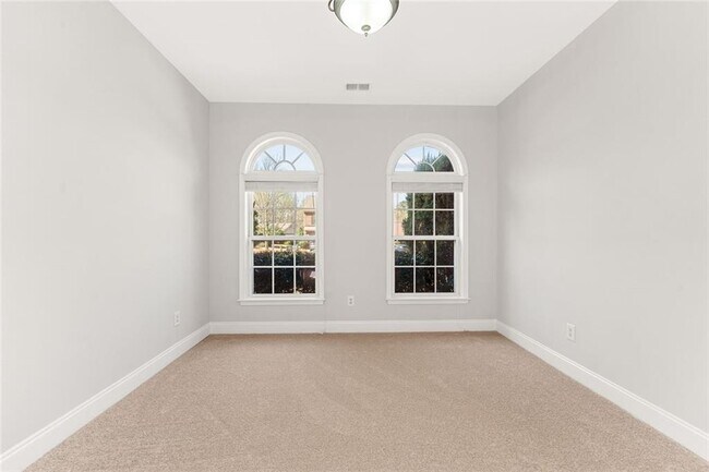 Building Photo - 3329 Rosecliff Trace NE