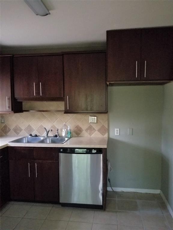 Building Photo - 3616 W Seminary Dr