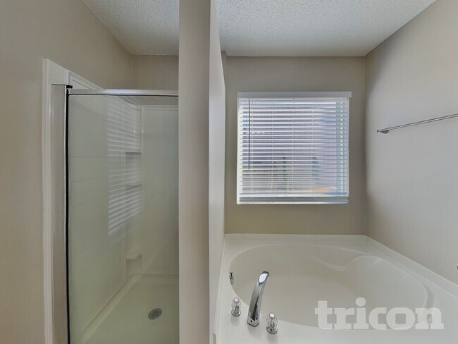 Building Photo - 933 Mailwood Dr