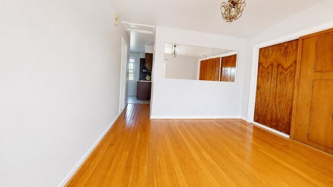 Building Photo - 132 Linden Ave