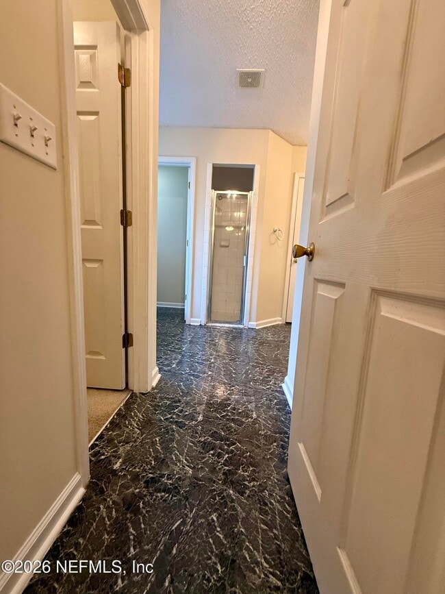 Building Photo - 3150 Highland Grove Dr