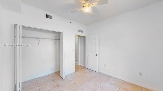 Building Photo - 8999 NW 107 Ct