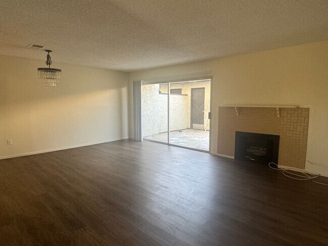 Building Photo - 4722 Knickerbocker Ln