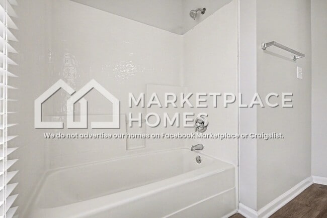 Building Photo - 3028 Dairy Farm Dr