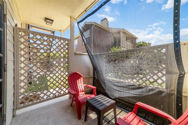 Building Photo - 2121 El Paseo St