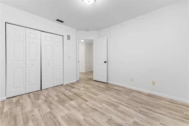 Building Photo - 5606 NW 109th Way