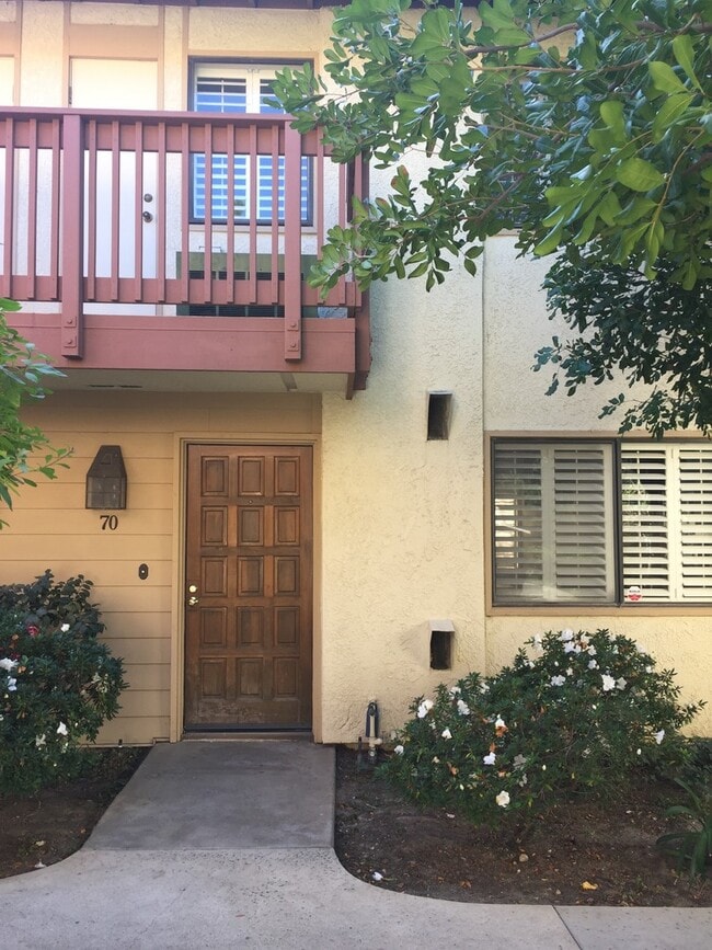 Building Photo - Serene 2 bedroom townhome