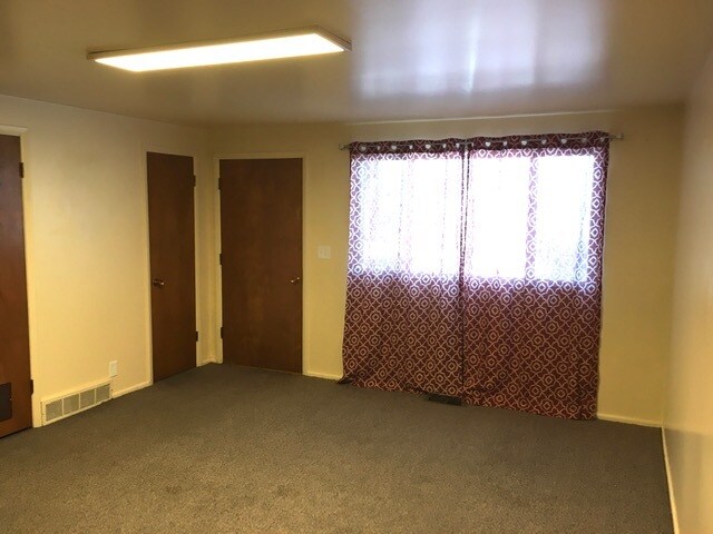 Building Photo - 814 N 700 E