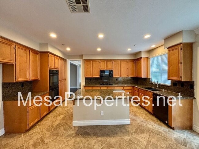 Building Photo - 15471 American Way