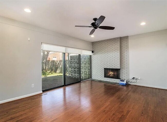 Building Photo - EXQUISITE Hillside Home