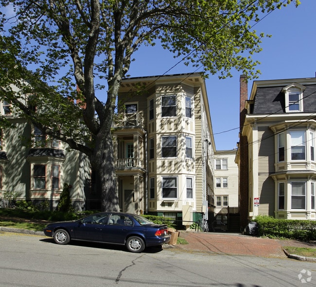 553 Cumberland Avenue - 553 Cumberland Ave
