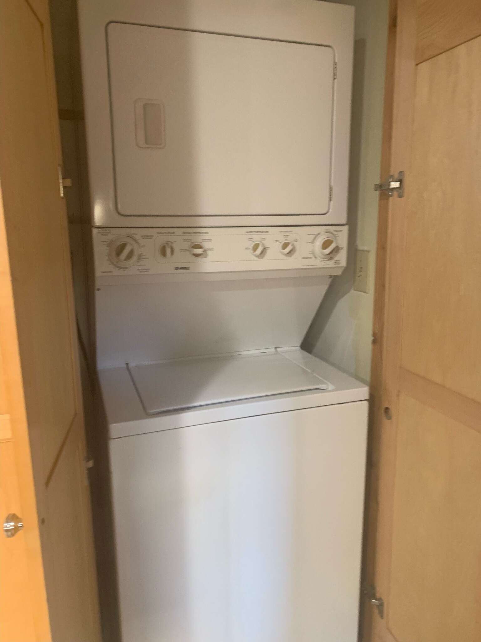 Building Photo - 1600 Henry Ridge Mtwy