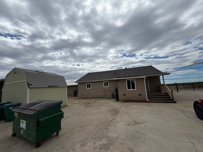 Building Photo - 4410 S Holt Rd