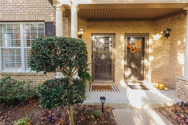 Building Photo - 2000 Picardy Ct