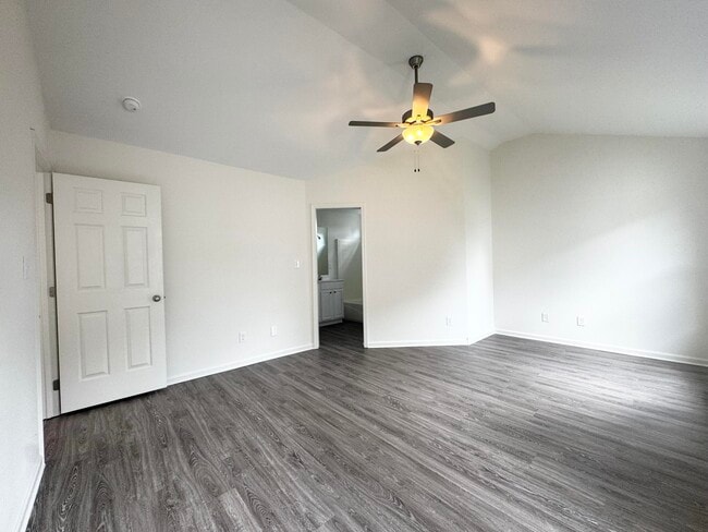 Building Photo - 409 Ella Rae Ln