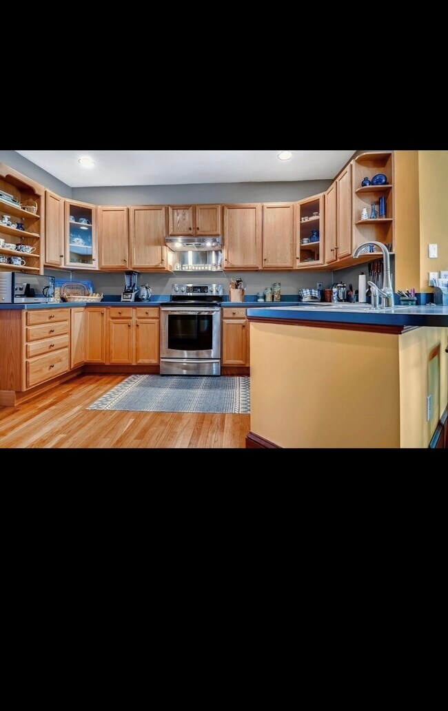 Kitchen - 79 Highland St