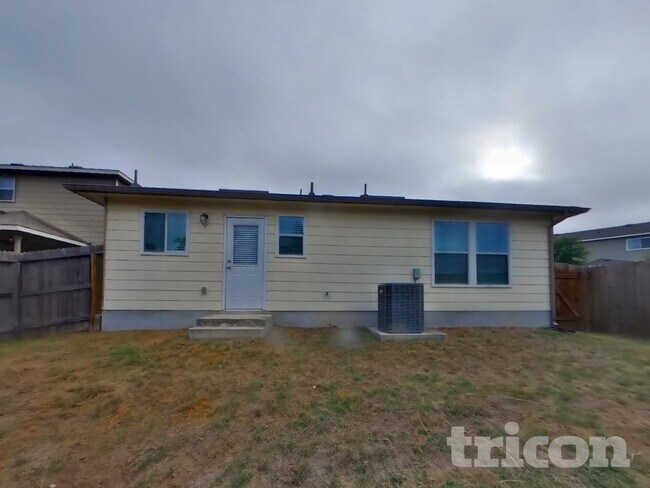 Building Photo - 13271 Cipresso Palco