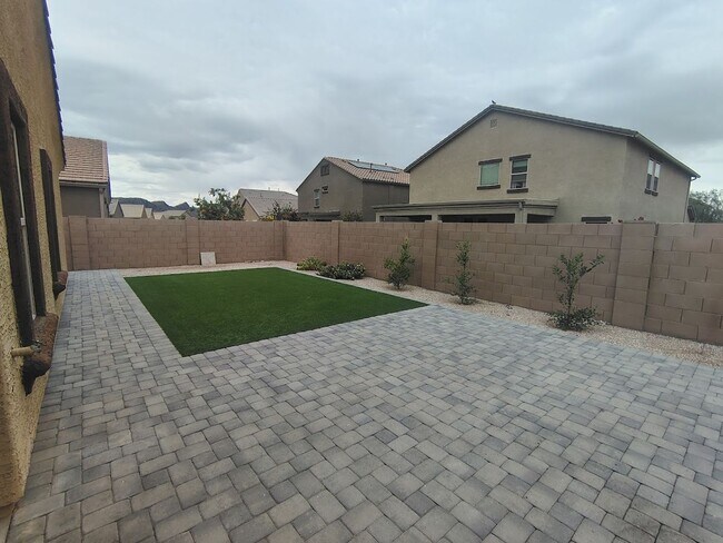 Building Photo - 10075 N Sand Sage Trail