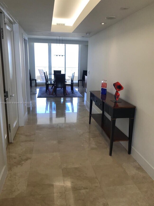 Building Photo - 781 Crandon Blvd